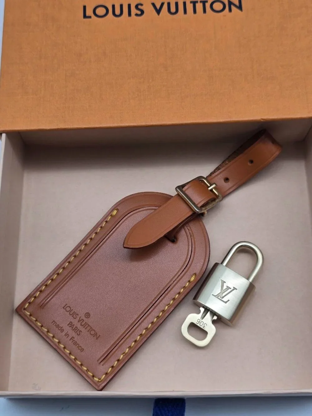 Authentic Louis Vuitton LV Large Brown Luggage Tag Gold Padlock Key w/ Box